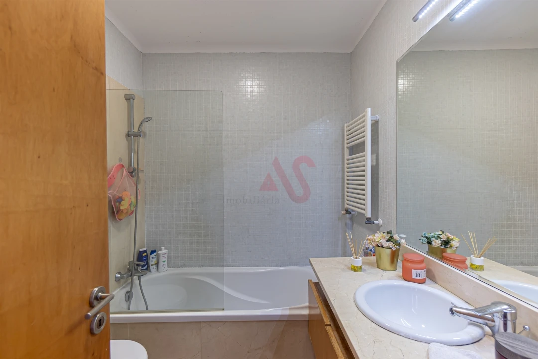 Apartamento T3 para Arrendamento em Caldas de Vizela (São Miguel e São João) Foto 8