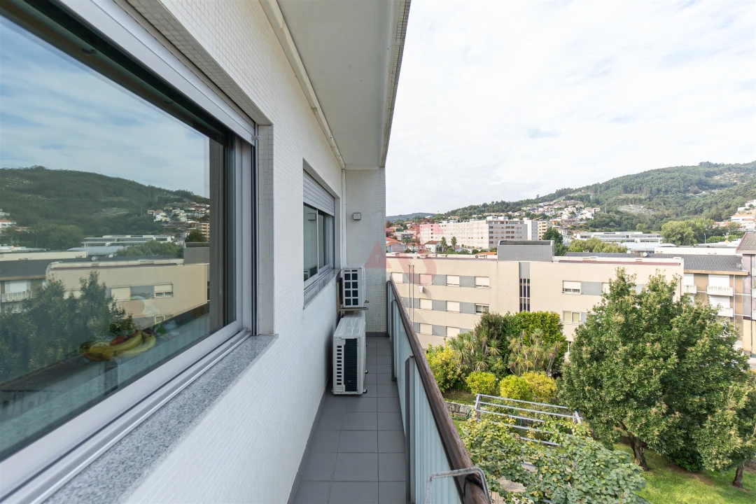 Apartamento T3 para Arrendamento em Caldas de Vizela (São Miguel e São João) Foto 15