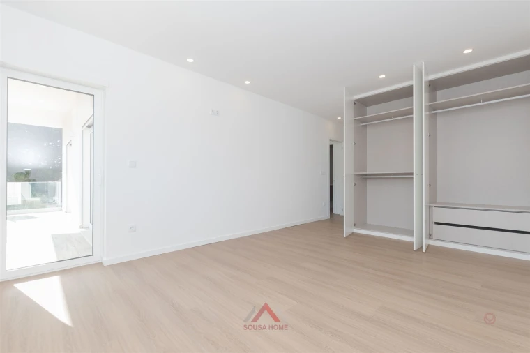 Moradia T4 para Venda em Marinha Grande Foto 40