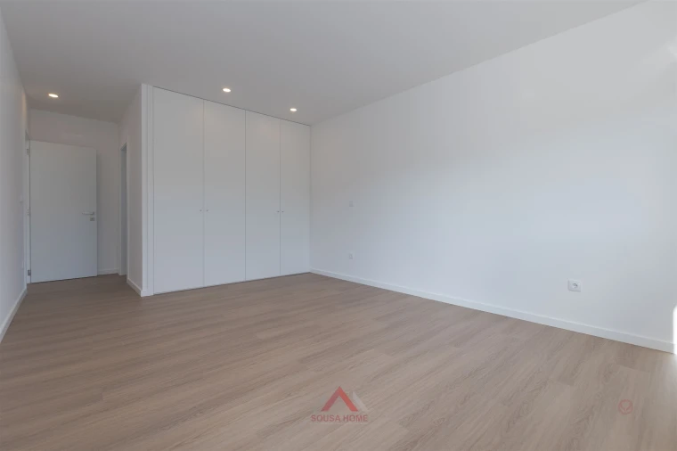 Moradia T4 para Venda em Marinha Grande Foto 38