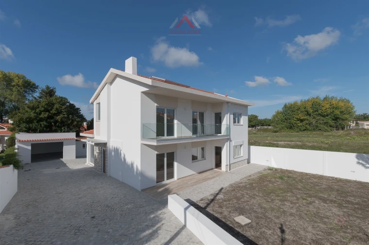 Moradia T4 para Venda em Marinha Grande