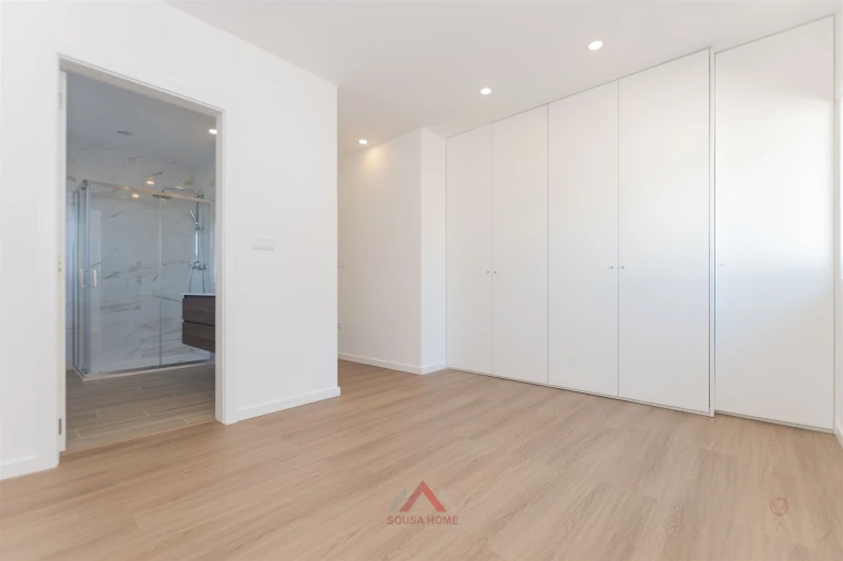 Moradia T4 para Venda em Marinha Grande Foto 33