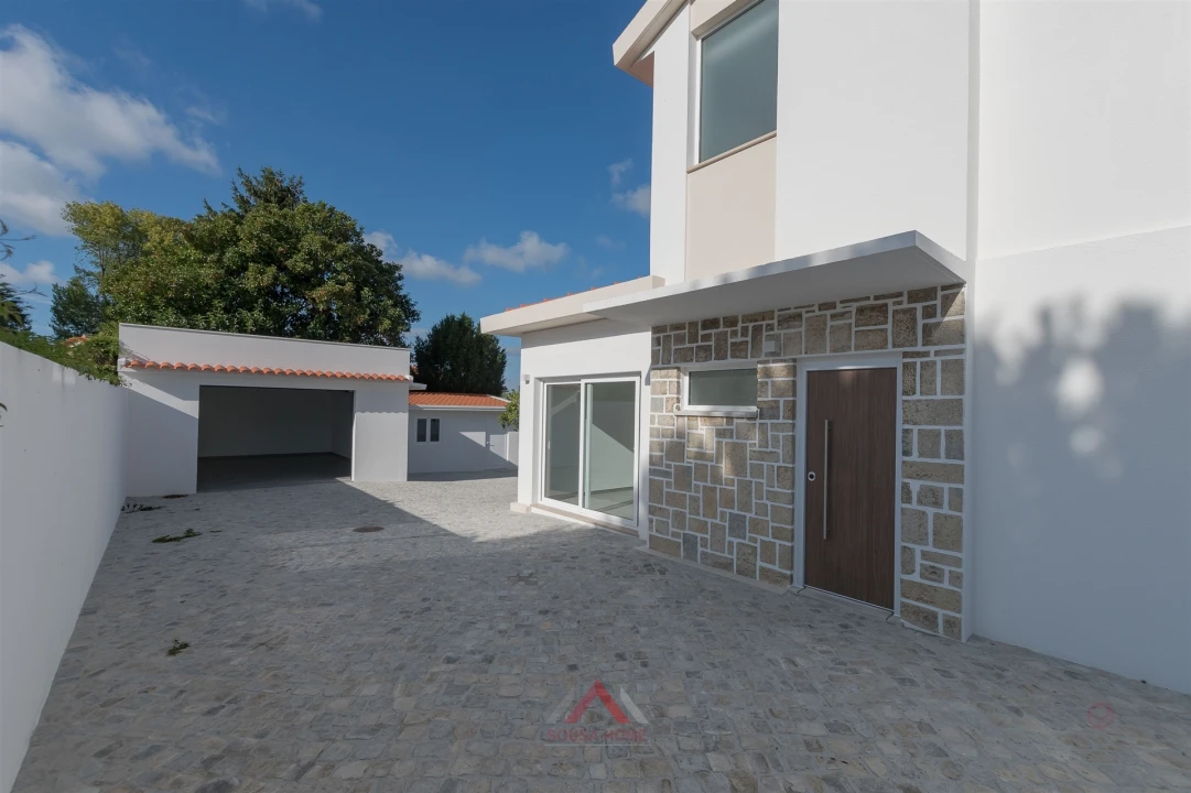 Moradia T4 para Venda em Marinha Grande Foto 2