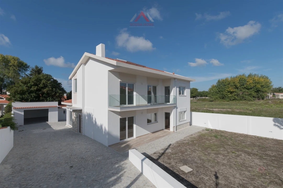 Moradia T4 para Venda em Marinha Grande Foto 1