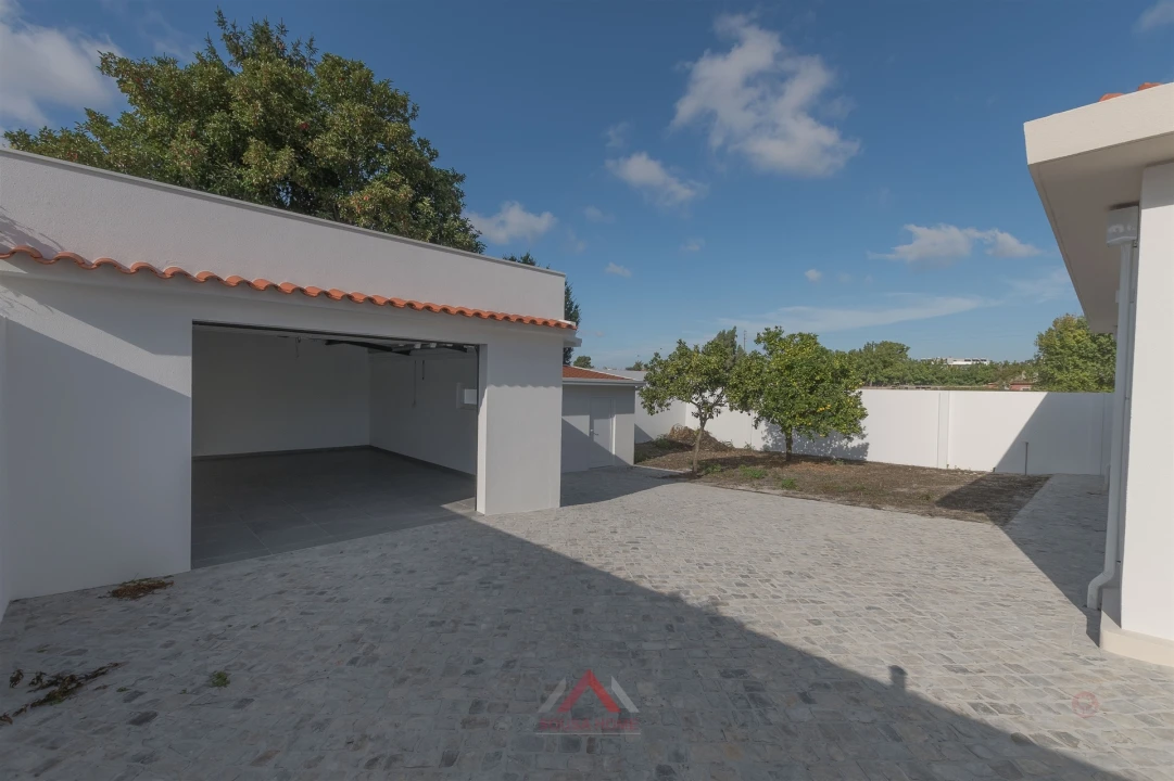 Moradia T4 para Venda em Marinha Grande Foto 3