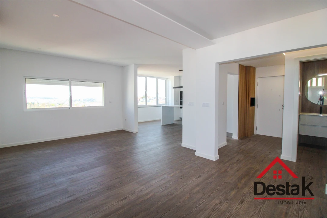 Apartamento T3 para Venda em Viseu Foto 4