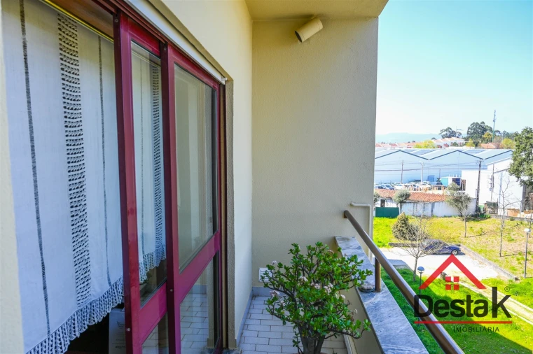 Apartamento T3 para Venda em Abraveses Foto 11