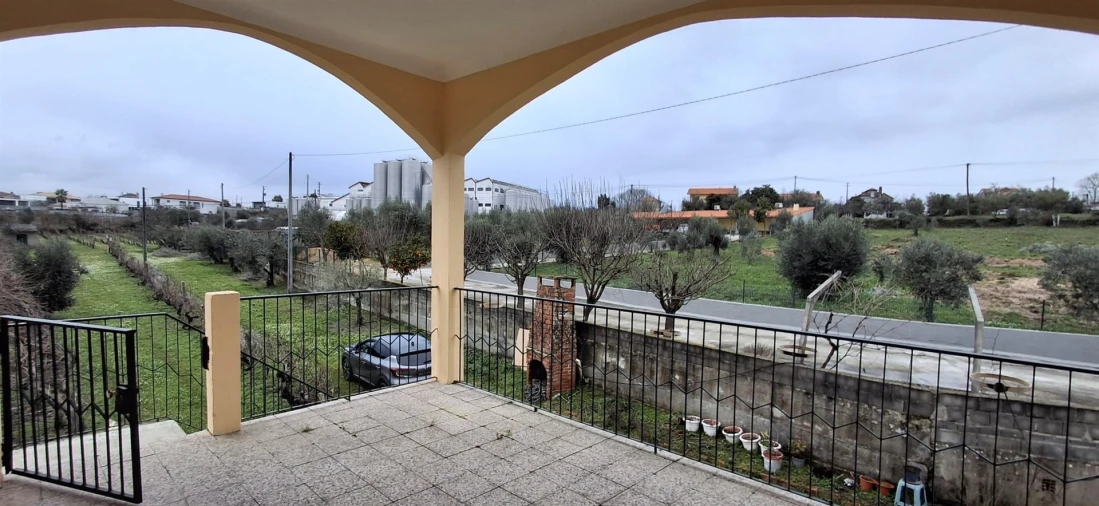 Moradia T6 para Venda em Insua Foto 20