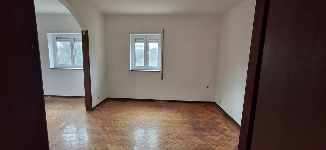 Moradia T6 para Venda em Insua Foto 8