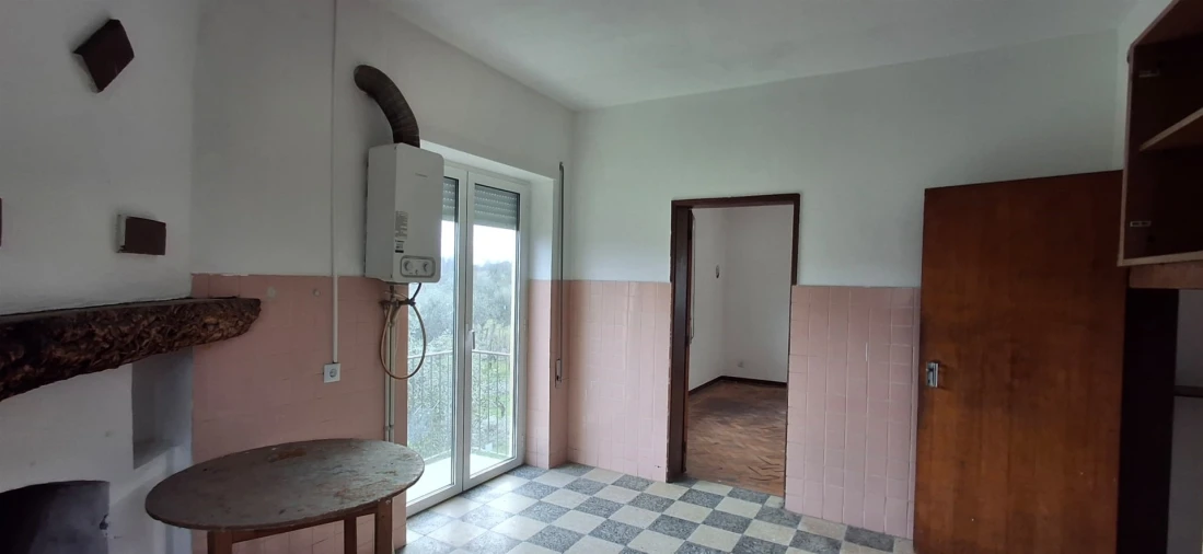 Moradia T6 para Venda em Insua Foto 9