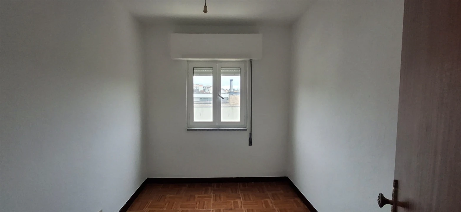 Moradia T6 para Venda em Insua Foto 14