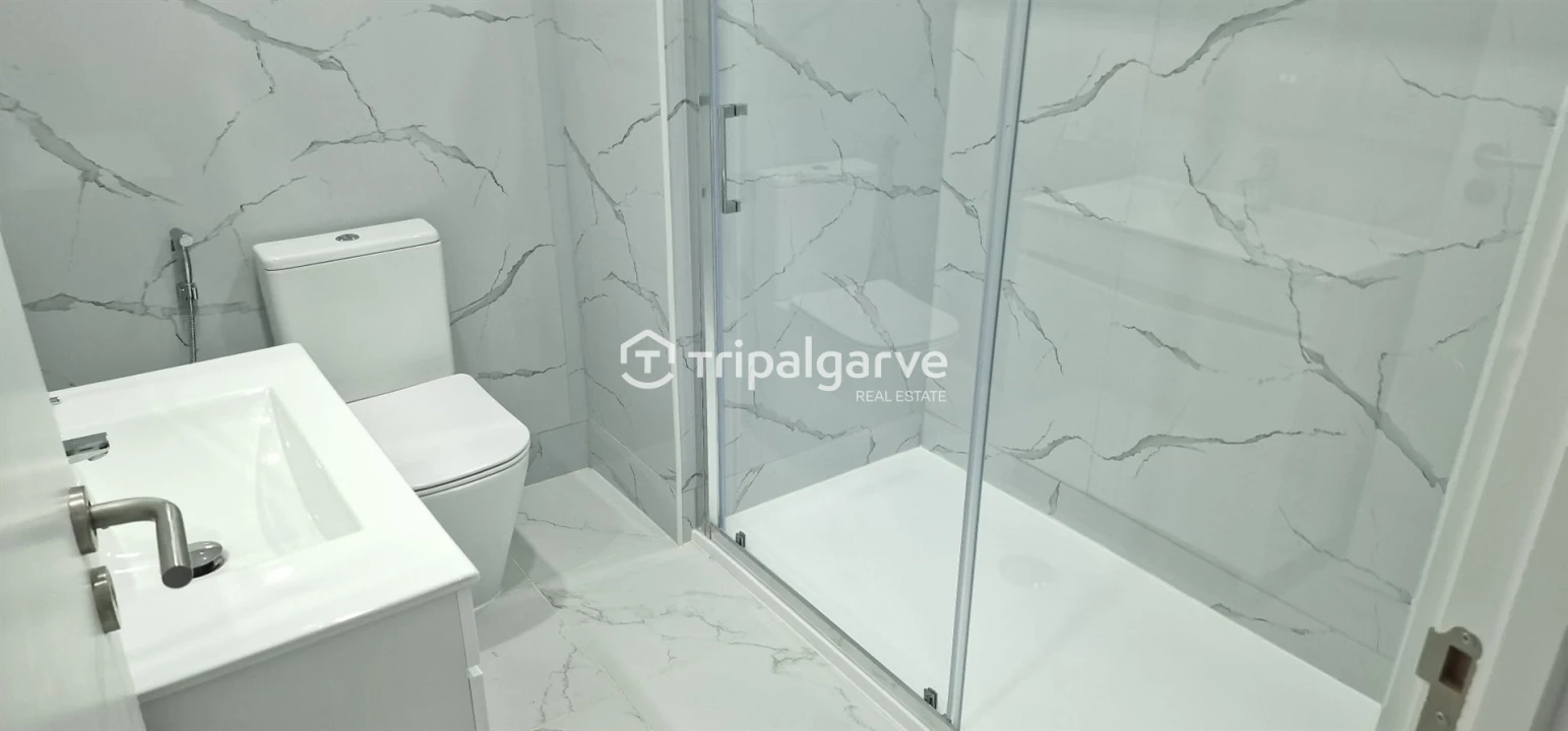 Apartamento T2 para Venda em Quarteira Foto 22