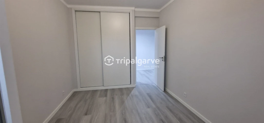 Apartamento T2 para Venda em Quarteira Foto 27