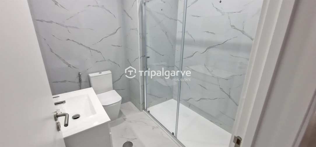 Apartamento T2 para Venda em Quarteira Foto 18