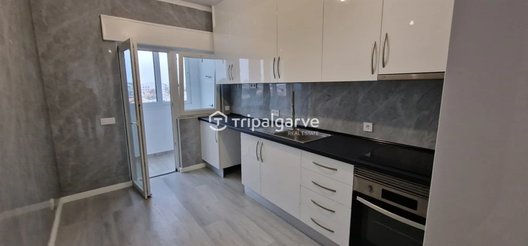 Apartamento T2 para Venda em Quarteira Foto 5