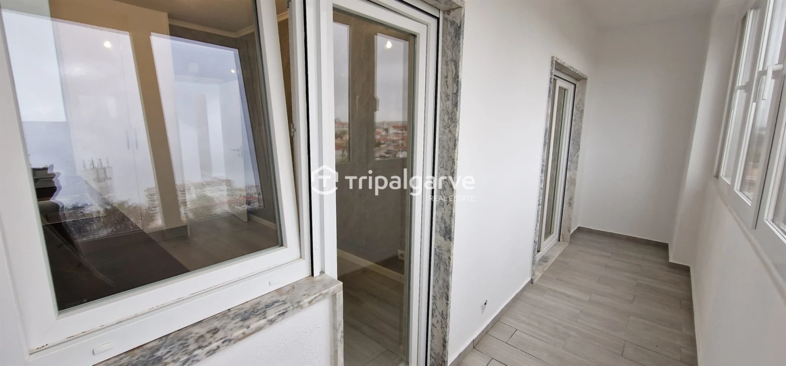 Apartamento T2 para Venda em Quarteira Foto 11