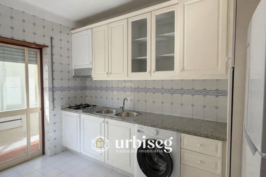 Apartamento T1 para Venda em Buarcos Foto 16