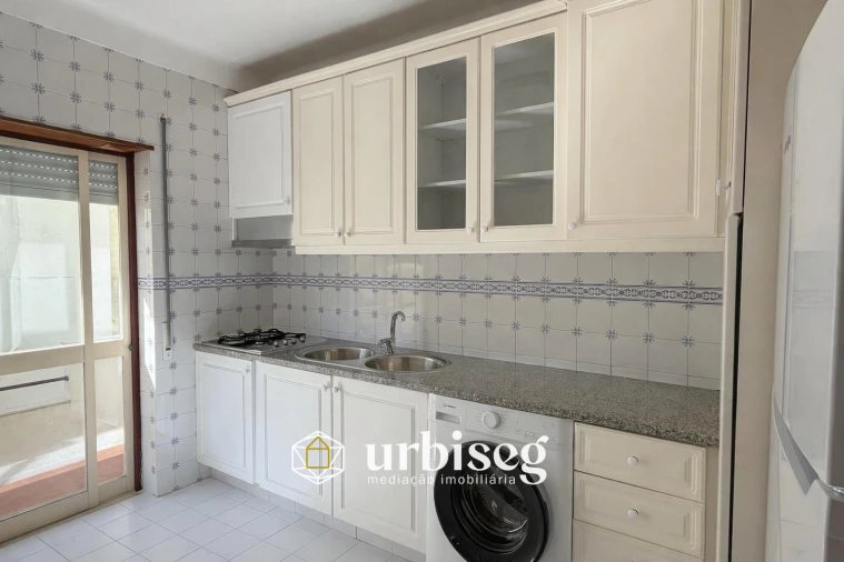 Apartamento T1 para Venda em Buarcos Foto 16