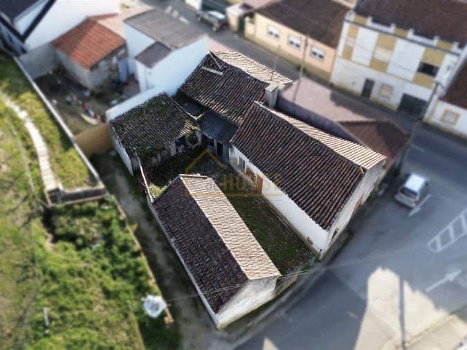 Moradia T2 para Venda em Miragaia e Marteleira Foto 6