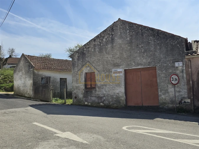 Moradia T2 para Venda em Miragaia e Marteleira