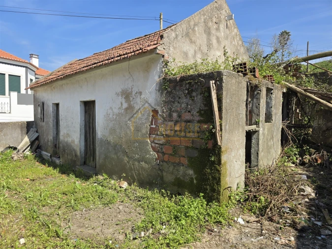 Moradia T2 para Venda em Miragaia e Marteleira Foto 8