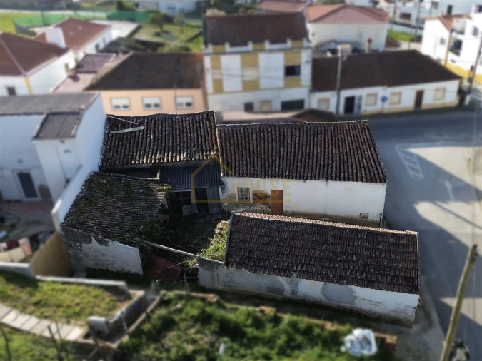 Moradia T2 para Venda em Miragaia e Marteleira Foto 3