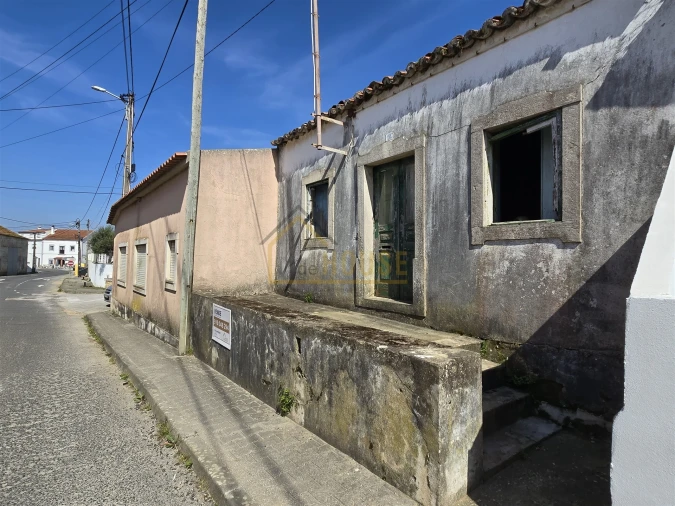 Moradia T2 para Venda em Miragaia e Marteleira Foto 13