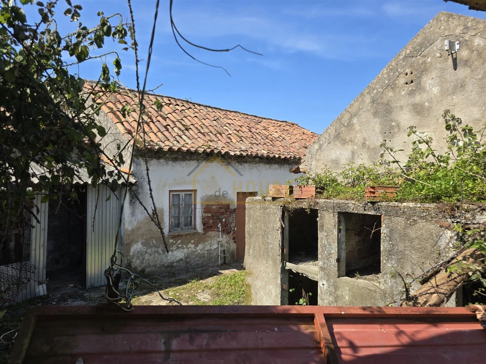 Moradia T2 para Venda em Miragaia e Marteleira Foto 12