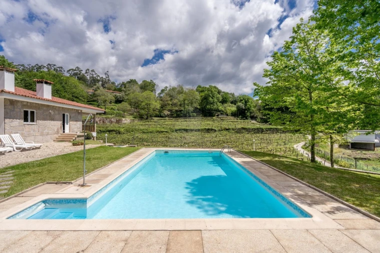 Quinta T3 para Venda em Bouro (Santa Maria)