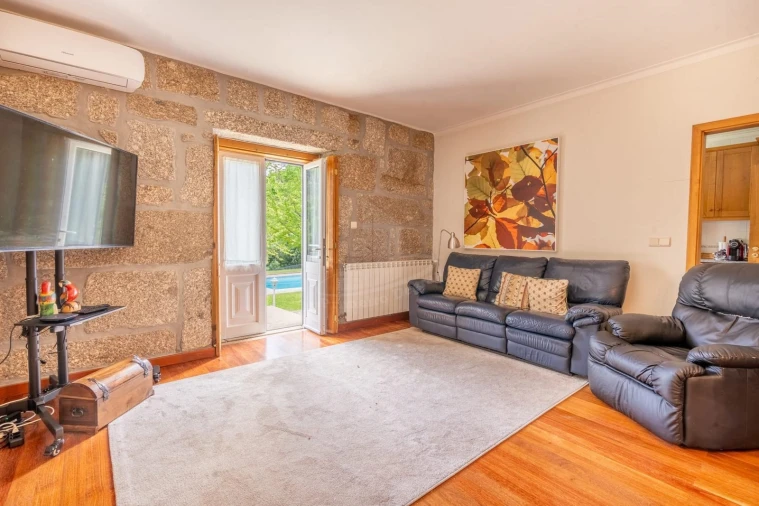 Quinta T3 para Venda em Bouro (Santa Maria) Foto 14