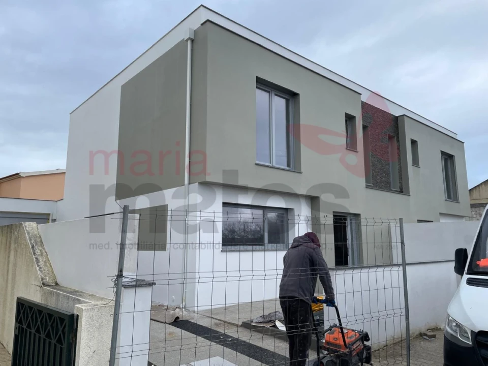 Moradia T3 para Venda em Atouguia da Baleia Foto 6