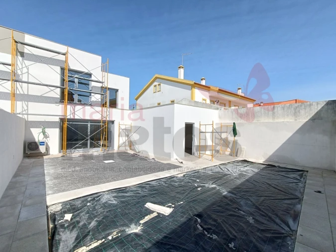 Moradia T3 para Venda em Atouguia da Baleia Foto 7