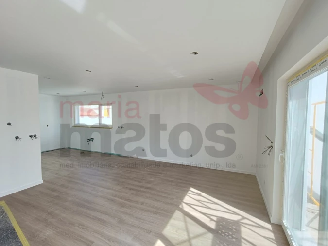 Moradia T3 para Venda em Atouguia da Baleia Foto 2