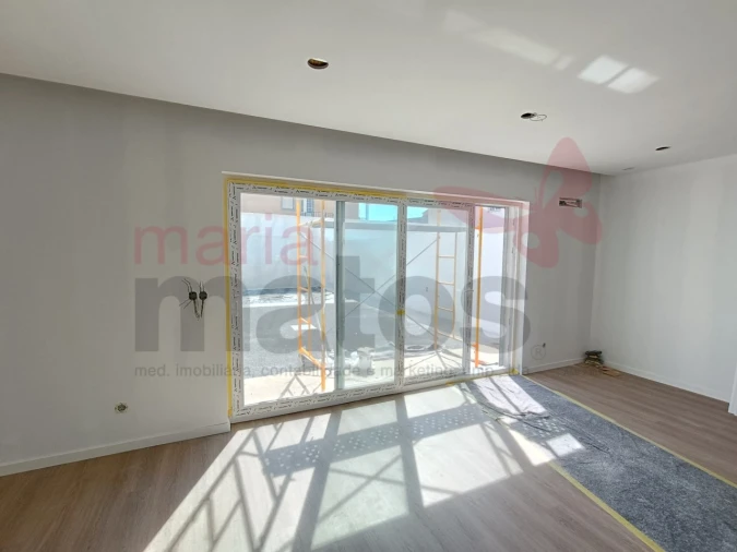 Moradia T3 para Venda em Atouguia da Baleia Foto 8