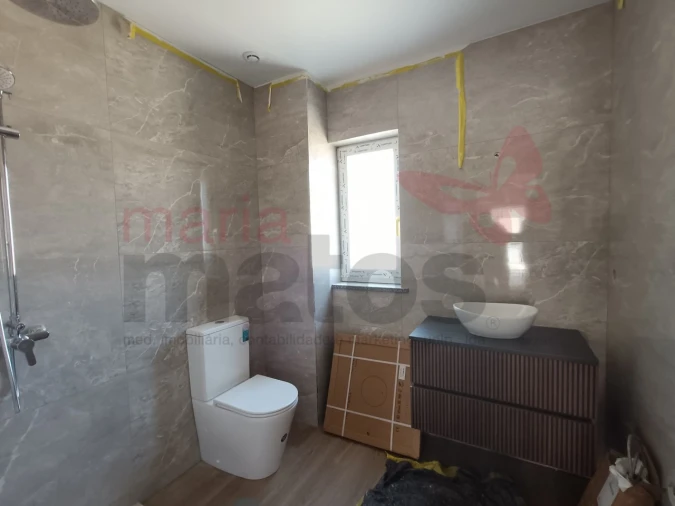 Moradia T3 para Venda em Atouguia da Baleia Foto 14