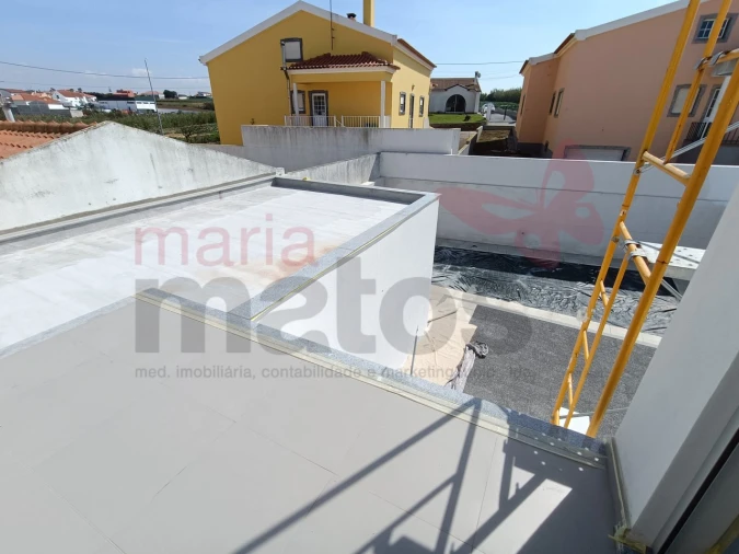Moradia T3 para Venda em Atouguia da Baleia Foto 19