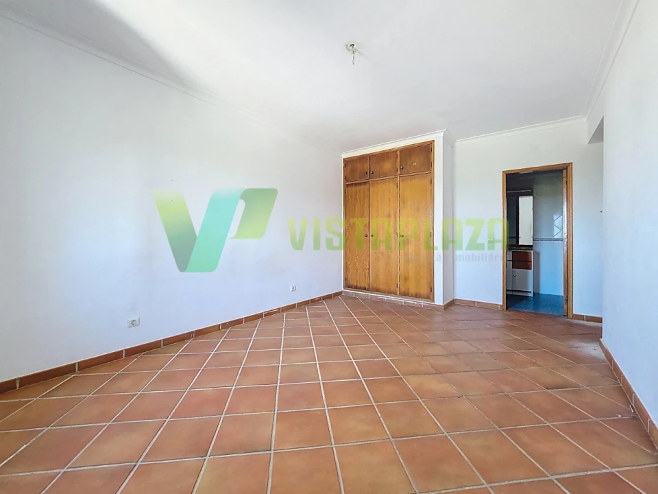 Moradia T5 para Venda em Estômbar e Parchal Foto 16