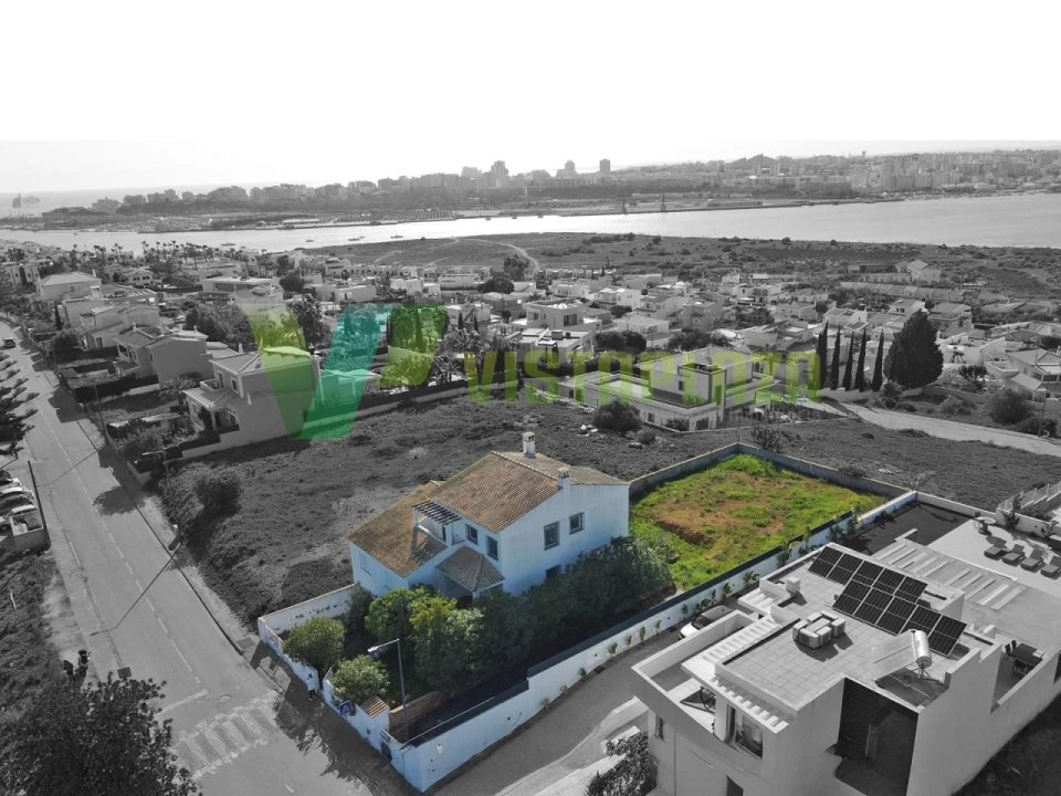 Moradia T5 para Venda em Estômbar e Parchal Foto 2