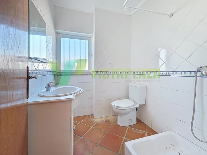 Moradia T5 para Venda em Estômbar e Parchal Foto 48