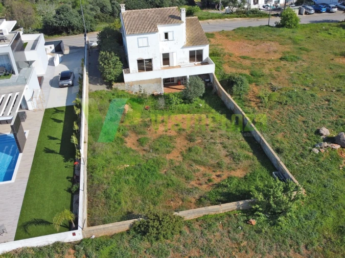 Moradia T5 para Venda em Estômbar e Parchal Foto 1