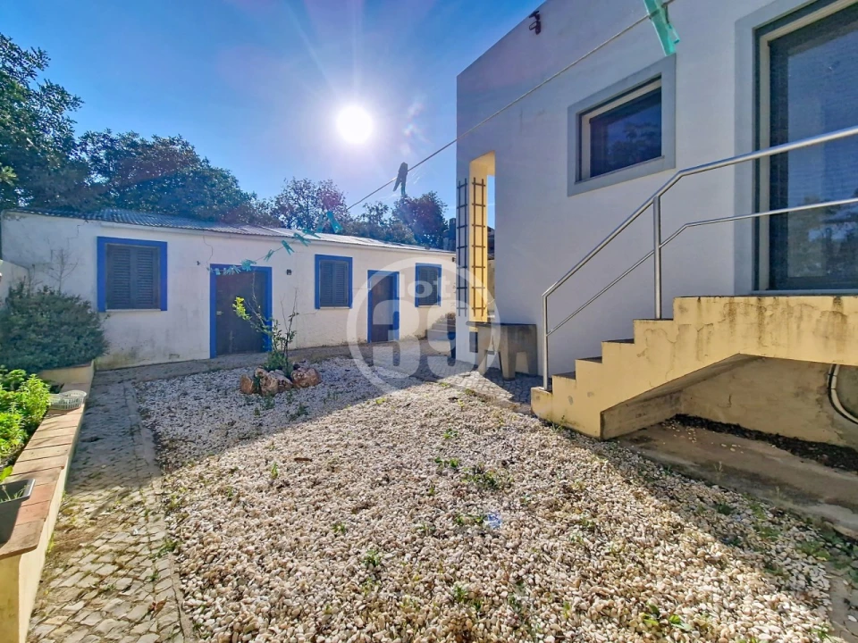 Moradia T2 para Venda em Salir Foto 18