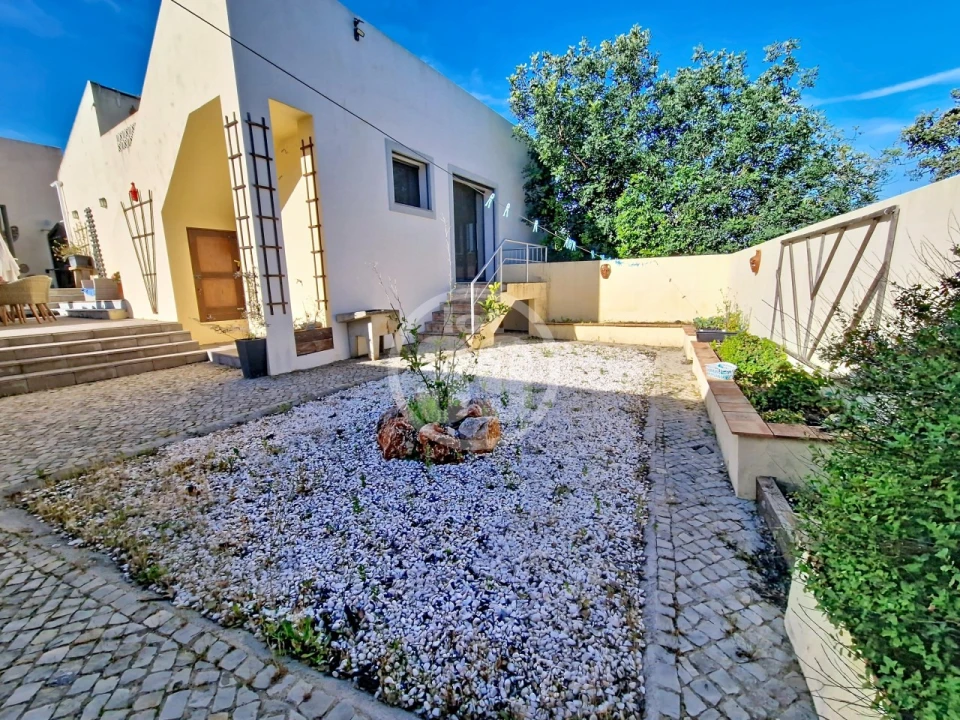 Moradia T2 para Venda em Salir Foto 20