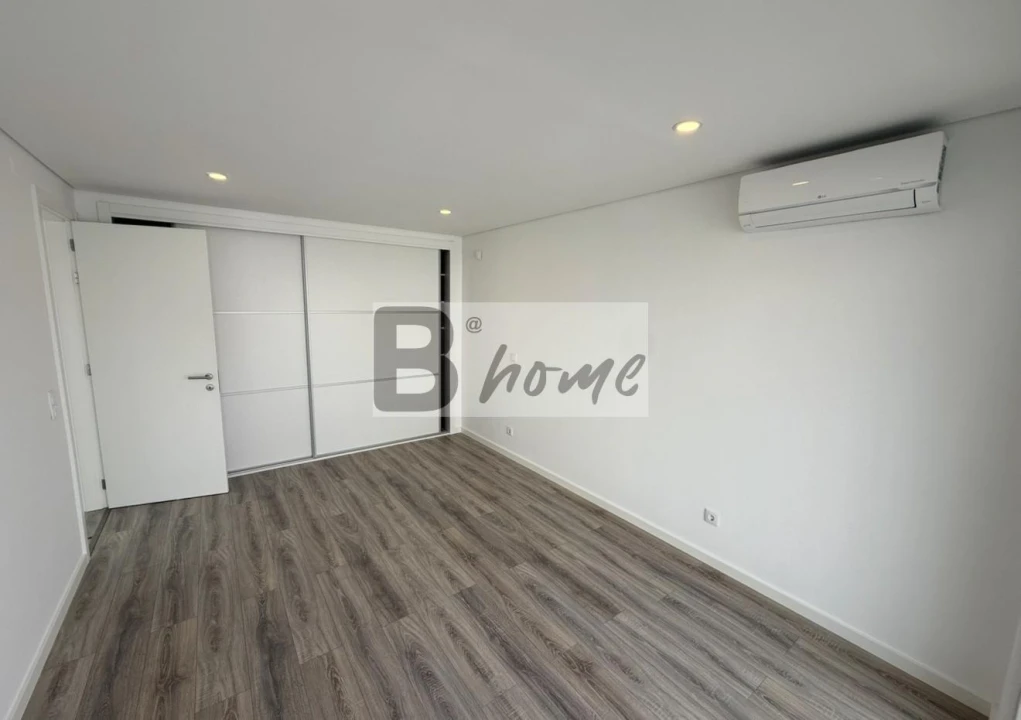 Apartamento T2 para Venda em Charneca de Caparica e Sobreda Foto 7