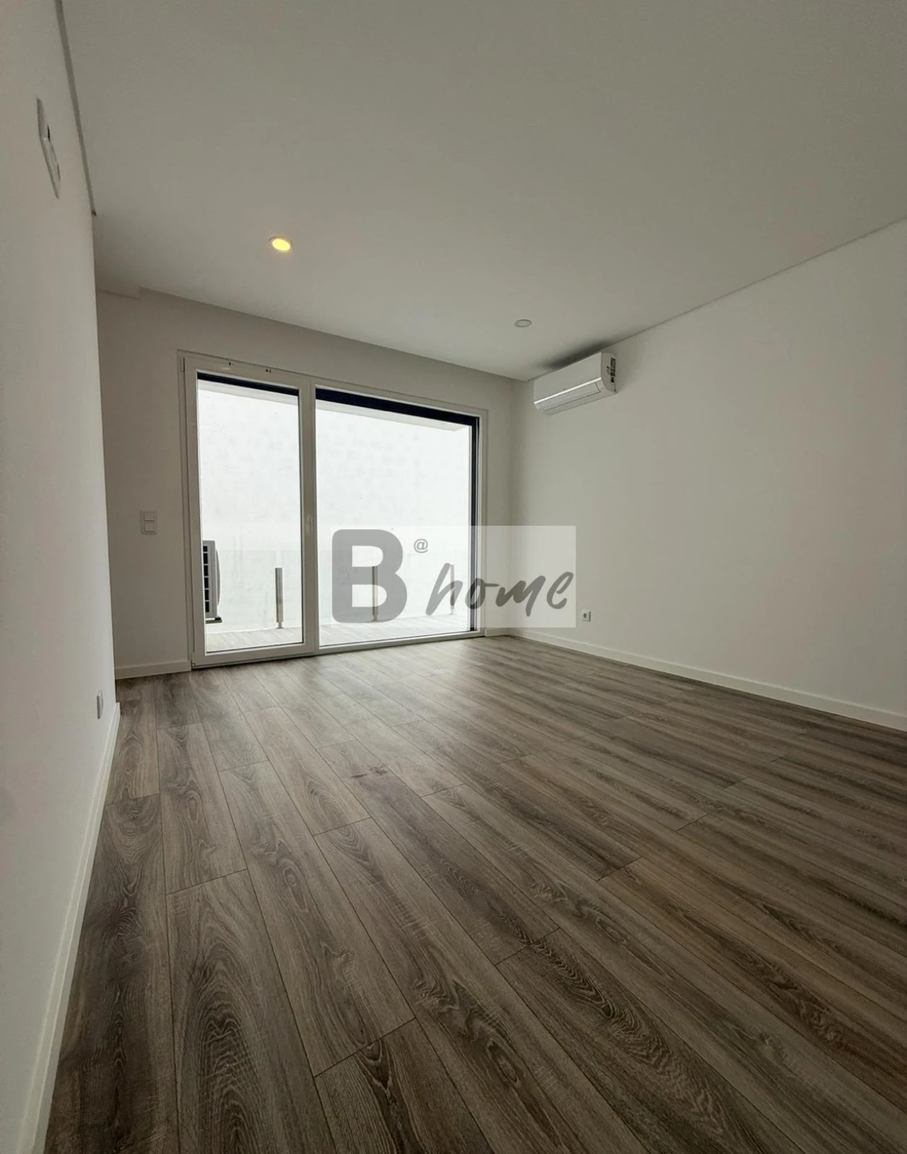 Apartamento T2 para Venda em Charneca de Caparica e Sobreda Foto 1