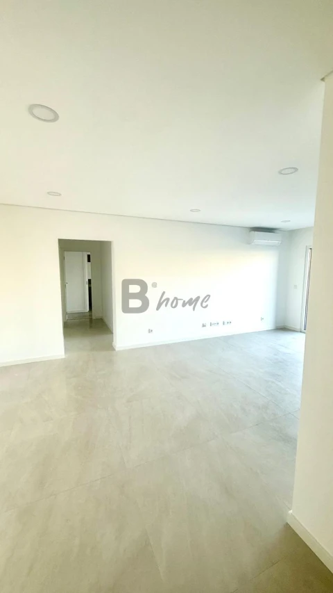Apartamento T2 para Venda em Charneca de Caparica e Sobreda
