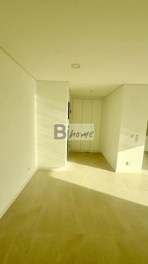 Apartamento T2 para Venda em Charneca de Caparica e Sobreda