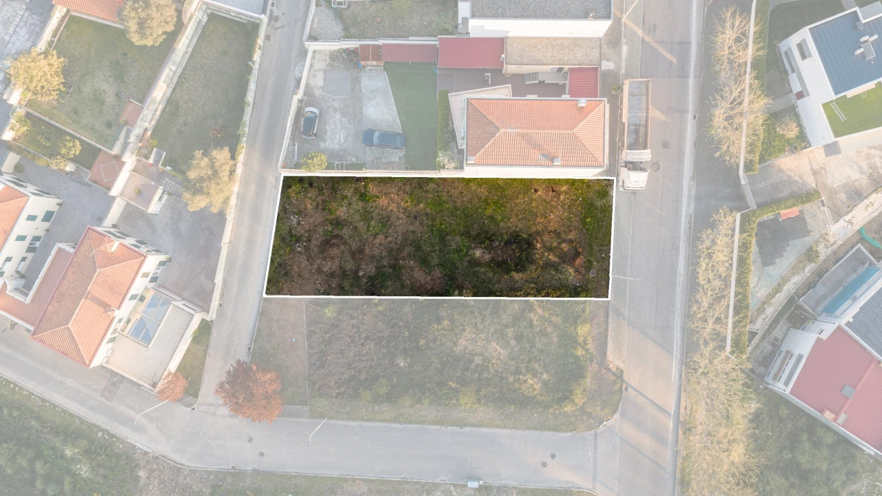 Terreno para Venda em Pedroso e Seixezelo Foto 1