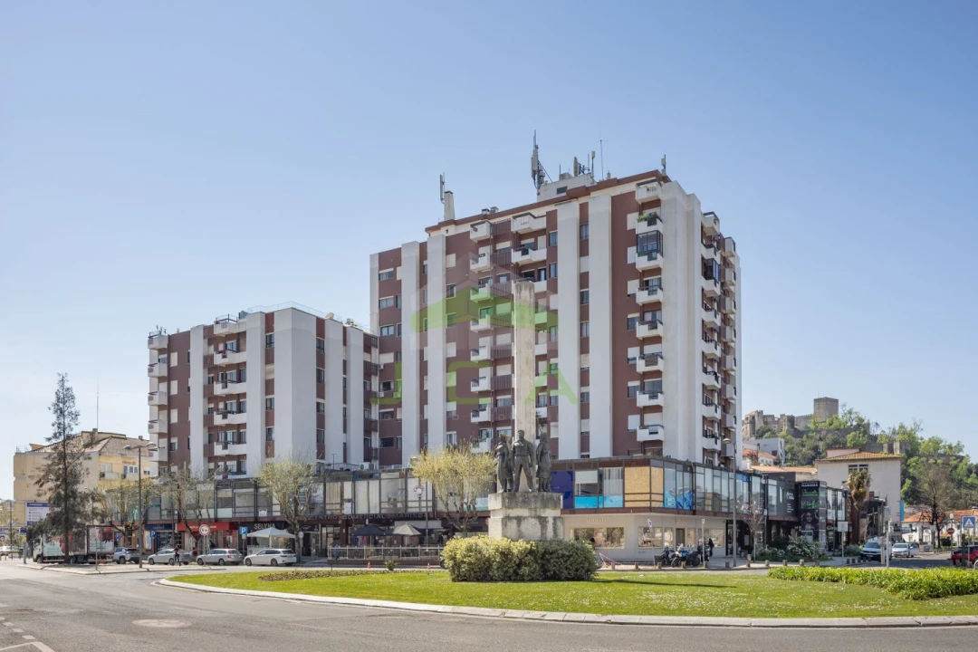 Apartamento T4 para Venda em Leiria, Pousos, Barreira e Cortes Foto 1