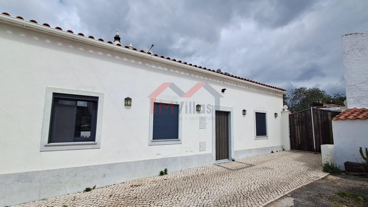 Moradia T2 para Venda em Salir Foto 1