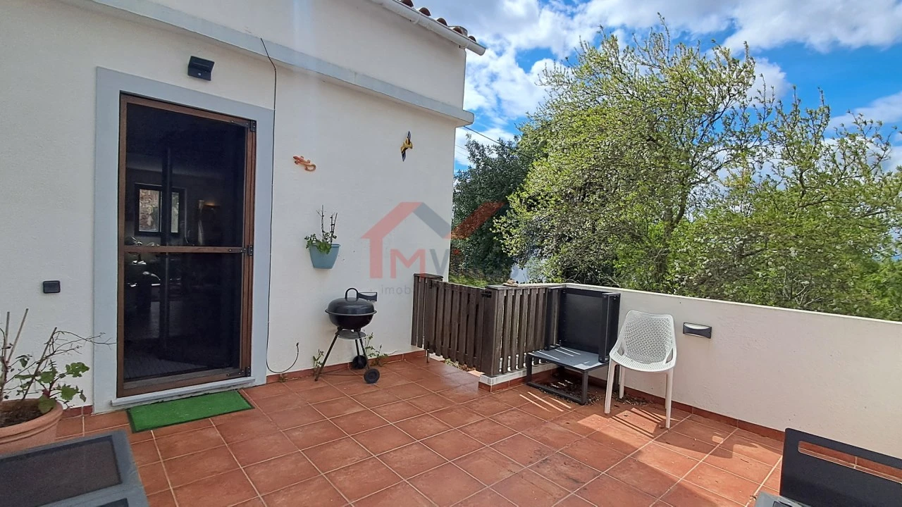 Moradia T2 para Venda em Salir Foto 24